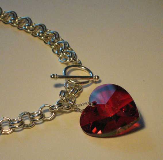Front Toggle Heart Necklace detail